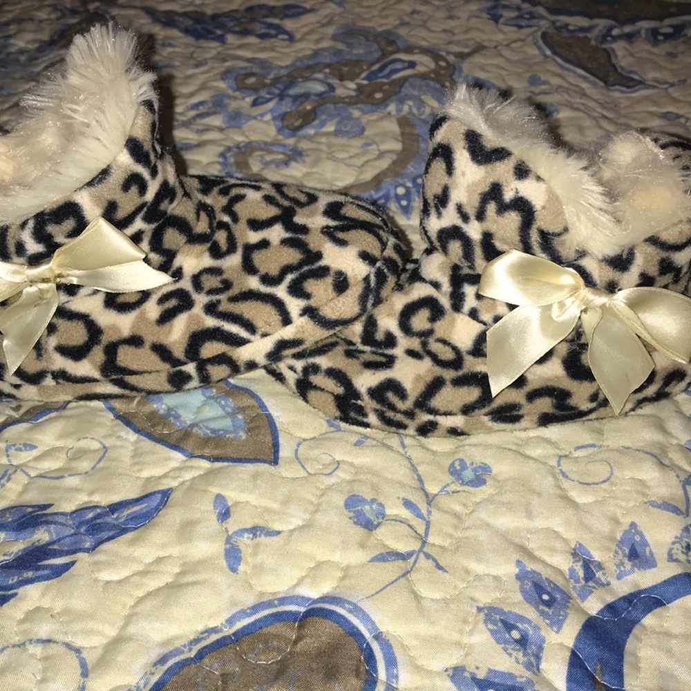 Toddler Fuzzy Cheetah Slippers